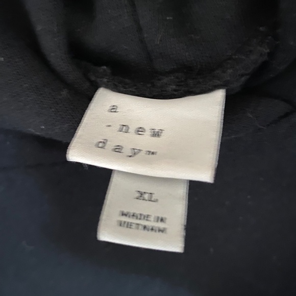 Target Black Cropped Sweatshirt - Picture 3 of 3